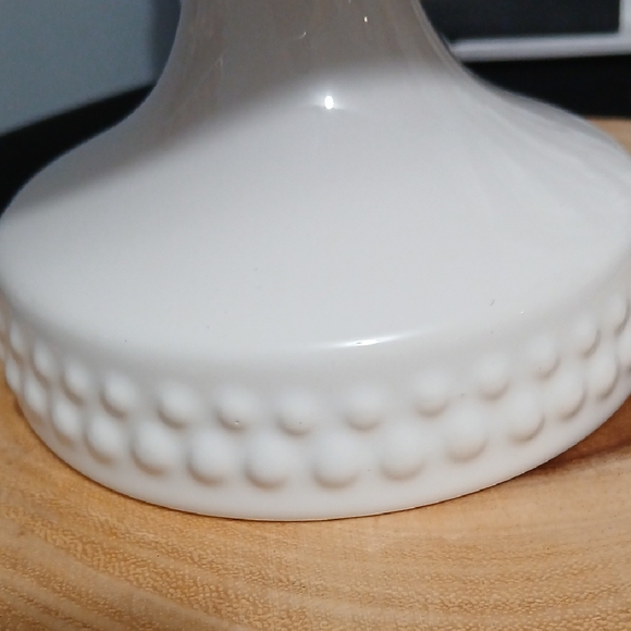 New!! White Ceramic Cake Stand with Beaded Edge / Base NWT - Picture 5 of 8
